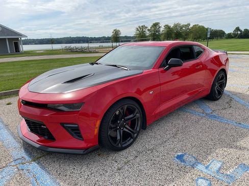 Used 2018 Chevrolet Camaro SS RWD image 96