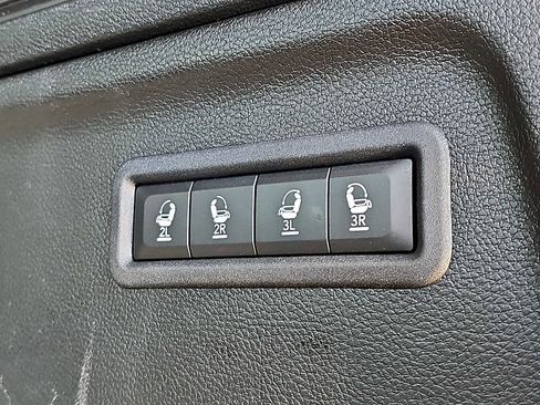 Used 2024 Jeep Wagoneer L Series III w/ Flexible Seating Group AWD/4WD image 34