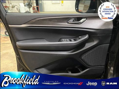 New 2026 Jeep Grand Cherokee Altitude image 15