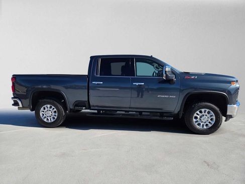 Used 2020 Chevrolet Silverado 2500 LTZ w/ LTZ Plus Package AWD/4WD image 2