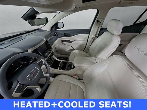 Used 2023 GMC Acadia Denali image 2