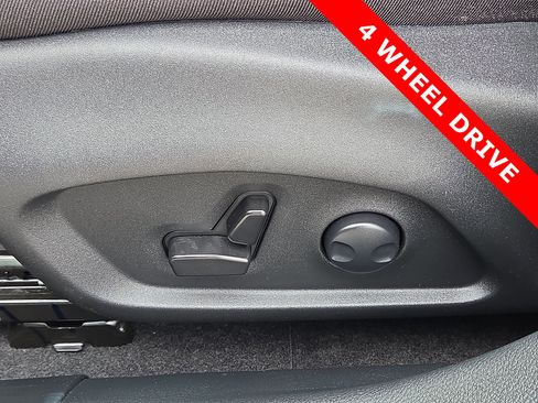Used 2024 Jeep Compass Latitude AWD/4WD image 14