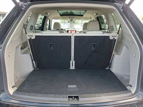 Certified 2025 Volkswagen Atlas SEL Premium R-Line image 30