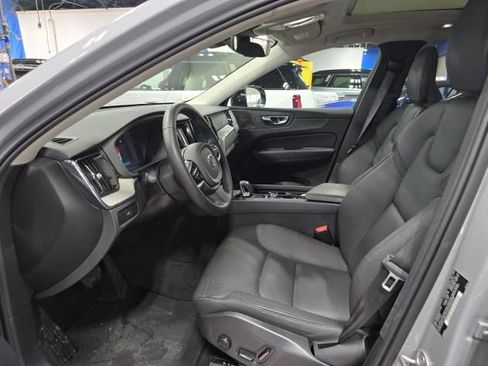 Used 2025 Volvo XC60 B5 Plus AWD/4WD image 5