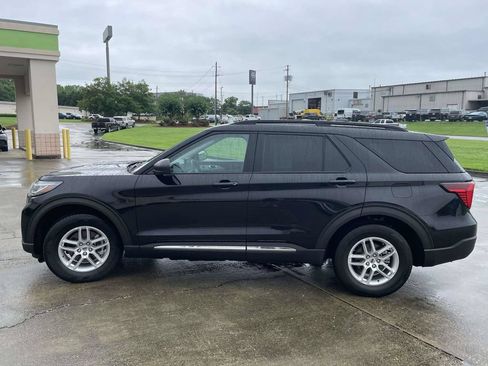 Used 2025 Ford Explorer Active w/ Active Comfort Package RWD image 6