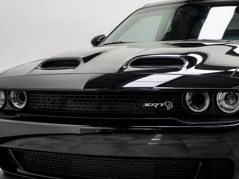 Used 2023 Dodge Challenger SRT Hellcat w/ Driver Convenience Group image 2