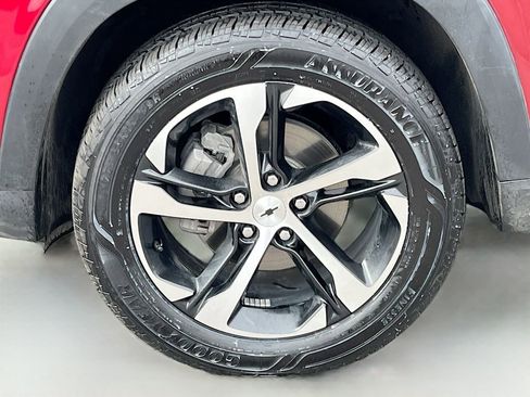 Used 2024 Chevrolet Trax RS FWD image 29