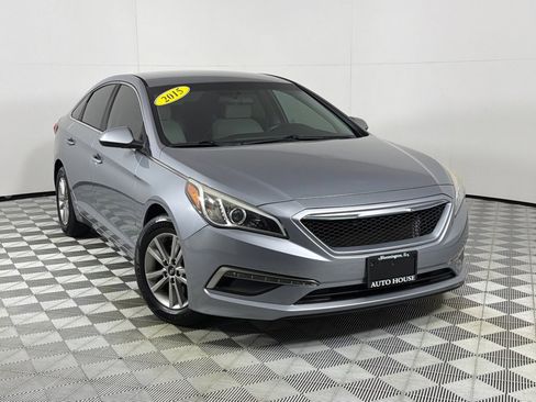 Used 2015 Hyundai Sonata SE FWD image 2