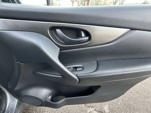 Used 2022 Nissan Rogue Sport S image 20