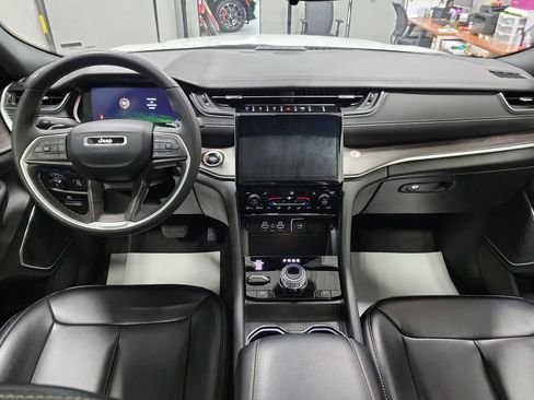 Used 2024 Jeep Grand Cherokee Limited 4xe AWD/4WD image 5