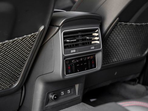 Used 2021 Audi RS Q8 w/ Carbon Optic Package AWD/4WD image 36