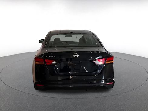 Used 2025 Nissan Altima 2.5 SV image 12