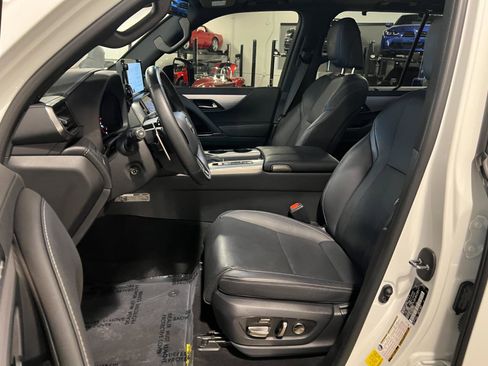 Used 2024 Lexus LX 600 F Sport AWD/4WD image 9