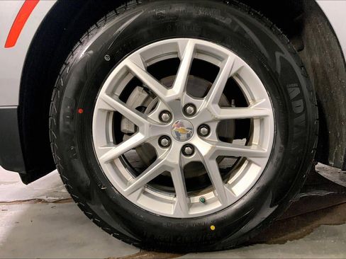 Used 2024 Chevrolet Equinox LT image 9
