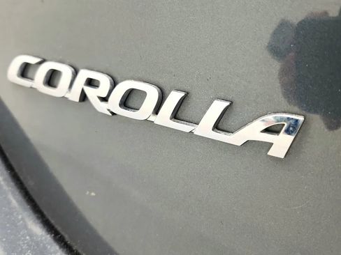 Used 2015 Toyota Corolla LE image 17