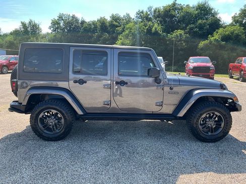 Used 2018 Jeep Wrangler Unlimited Sport AWD/4WD image 6