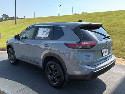 New 2026 Nissan Rogue SV FWD image 4