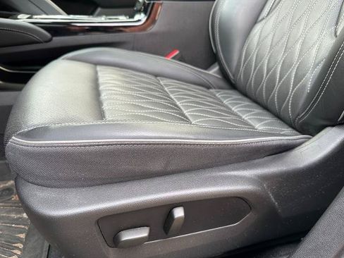 Used 2023 Buick Envision Avenir AWD/4WD image 29