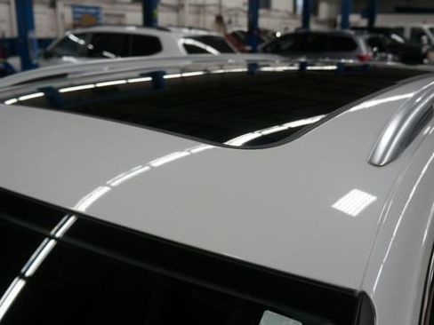 Certified 2023 Volkswagen Tiguan SE image 96