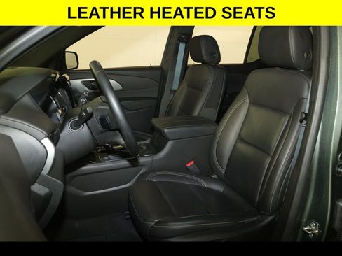 Used 2023 Chevrolet Traverse LT w/ LT Premium Package image 4
