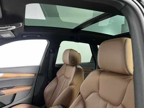 Used 2022 Audi Q5 2.0T Prestige w/ Prestige Package image 13