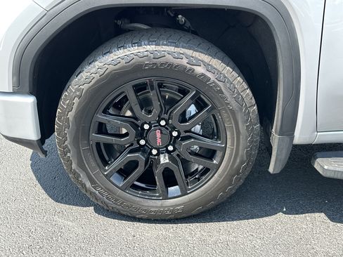 Used 2022 GMC Sierra 1500 Elevation w/ X31 Off-Road Package image 11