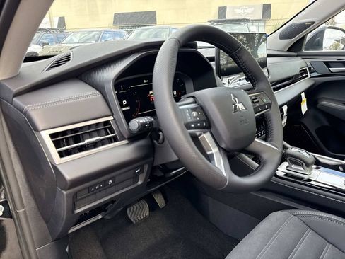 New 2026 Mitsubishi Outlander SE FWD image 23