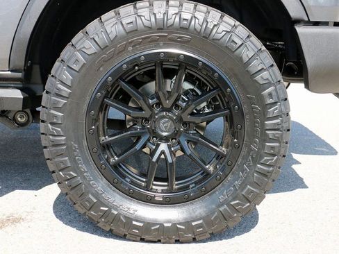 New 2026 Ford Bronco Base image 8