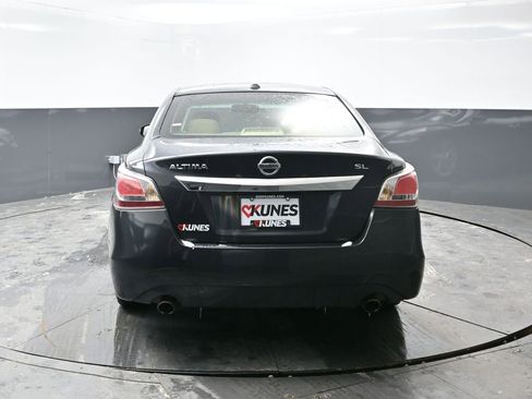 Used 2015 Nissan Altima 2.5 SL w/ Technology Package image 11