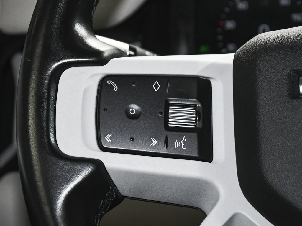 Used 2021 Land Rover Defender 110 SE AWD/4WD image 33