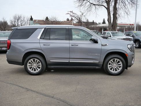 Used 2022 GMC Yukon SLT w/ SLT Premium Package image 10