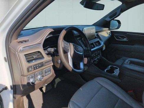 Used 2023 GMC Yukon SLT w/ SLT Luxury Package AWD/4WD image 14