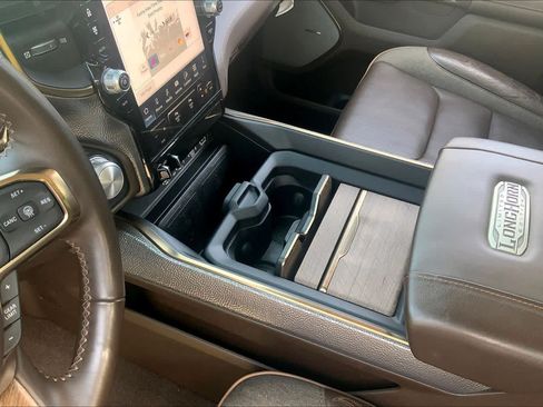Used 2025 RAM 1500 Limited AWD/4WD image 17