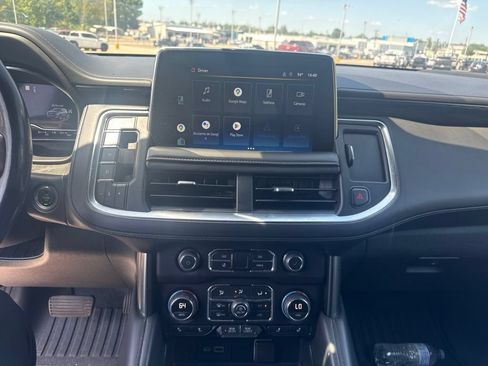 Used 2022 Chevrolet Tahoe Z71 w/ Luxury Package AWD/4WD image 18