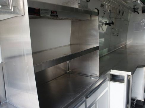 Used 2019 Mercedes-Benz Sprinter 4500 image 47