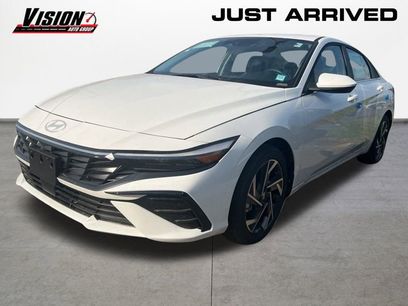 New 2024 Hyundai Elantra SEL w/ Convenience Package