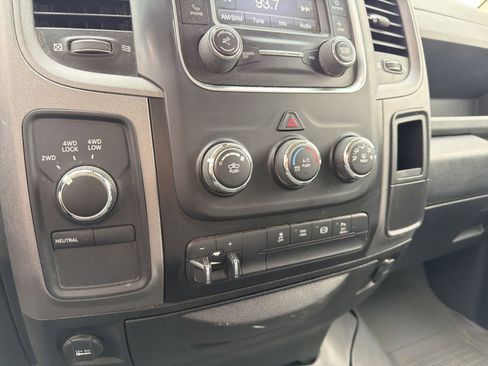 Used 2018 RAM 2500 Tradesman w/ Chrome Appearance Group image 26