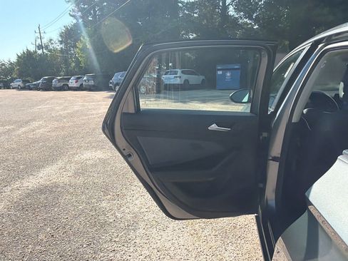 Used 2025 Volkswagen Jetta SE FWD image 34