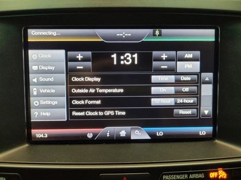 Used 2016 Ford Explorer XLT w/ Equipment Group 202A AWD/4WD image 25