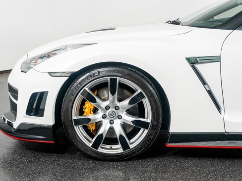 Used 2009 Nissan GT-R Premium image 20