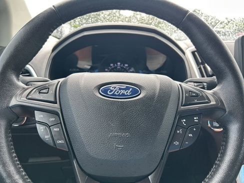 Used 2022 Ford Edge Titanium image 17