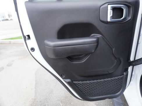 Used 2021 Jeep Wrangler Unlimited Sport image 12