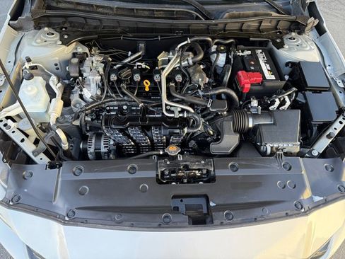 Used 2022 Nissan Altima 2.5 SR FWD image 18