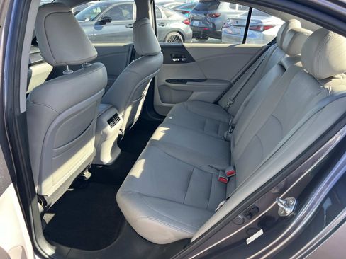Used 2014 Honda Accord Touring image 22