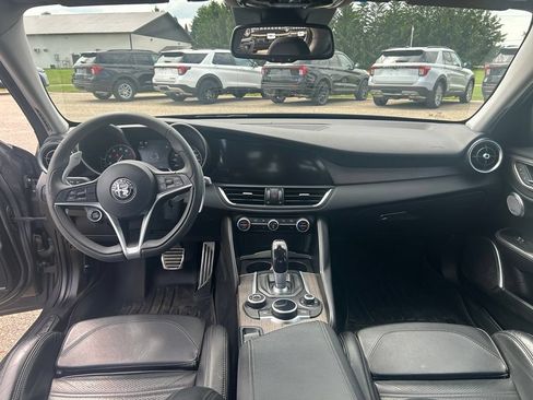 Used 2017 Alfa Romeo Giulia Ti w/ TI 19" Sport Package AWD/4WD image 12