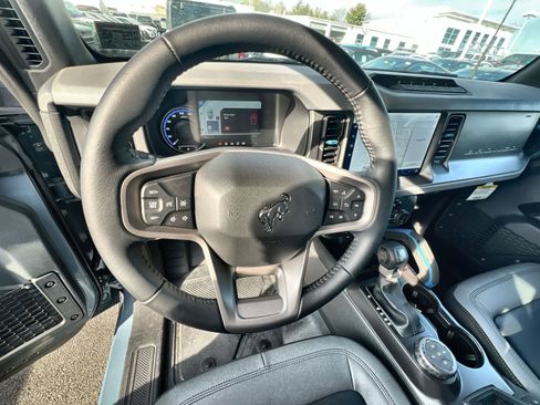 New 2024 Ford Bronco Black Diamond w/ Sasquatch Package image 24