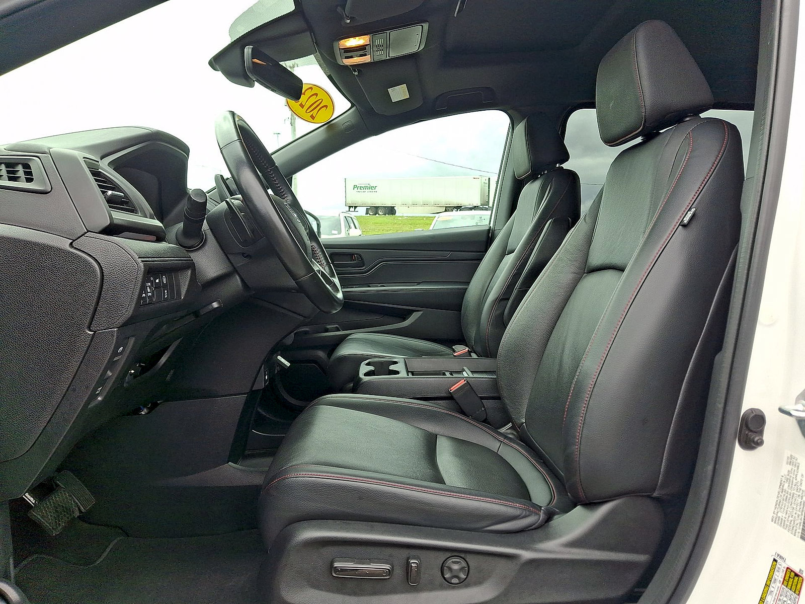 Used 2023 Honda Odyssey Sport image 11