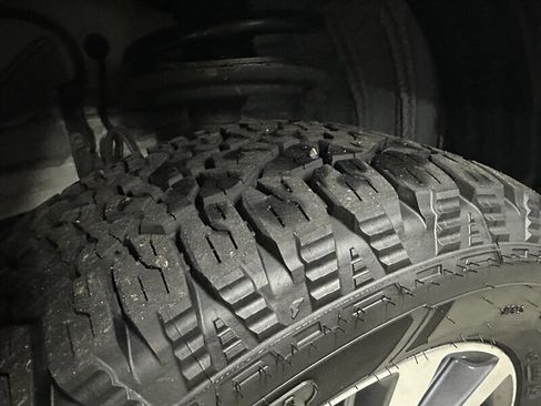 Used 2020 Toyota Sienna LE image 10