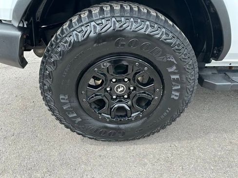 Used 2023 Ford Bronco Wildtrak AWD/4WD image 14