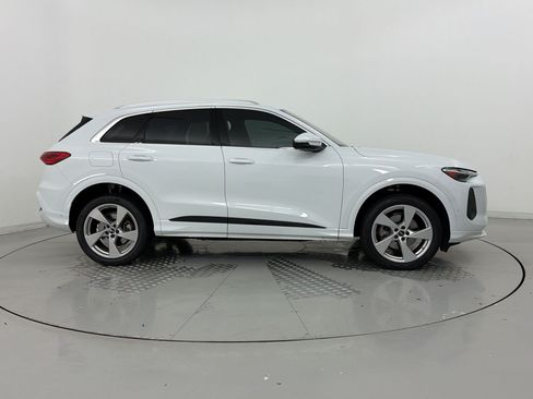 Certified 2025 Audi Q5 Premium w/ Premium Plus AWD/4WD image 8